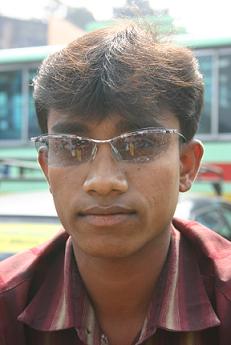 �T���O���X