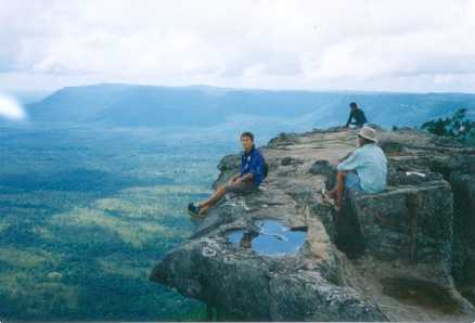 �]�T�����Ɍ����Ď��͂тт��Ă�